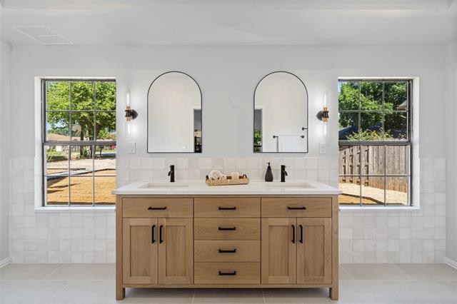 Building Photo - 4021 Sioux Ct