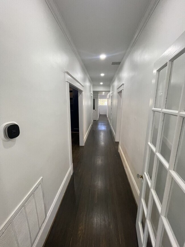 Building Photo - 4 Bd 3 Ba House