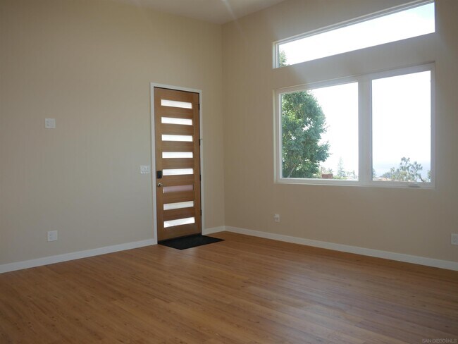 Building Photo - 1637 Kearsarge Rd