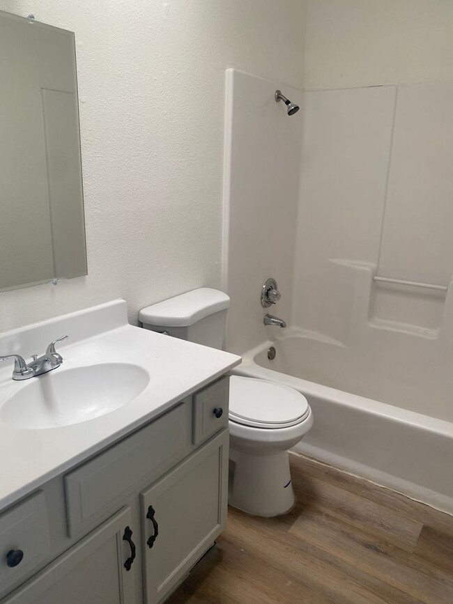 Building Photo - 3155 Posada Ct