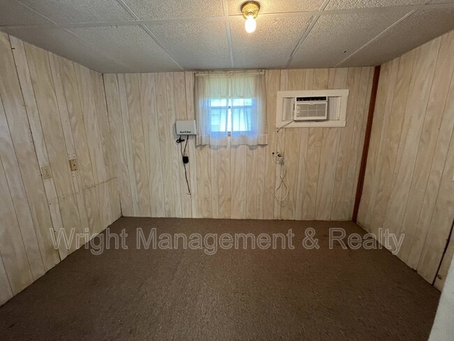Building Photo - 38202 Woodgate Ln