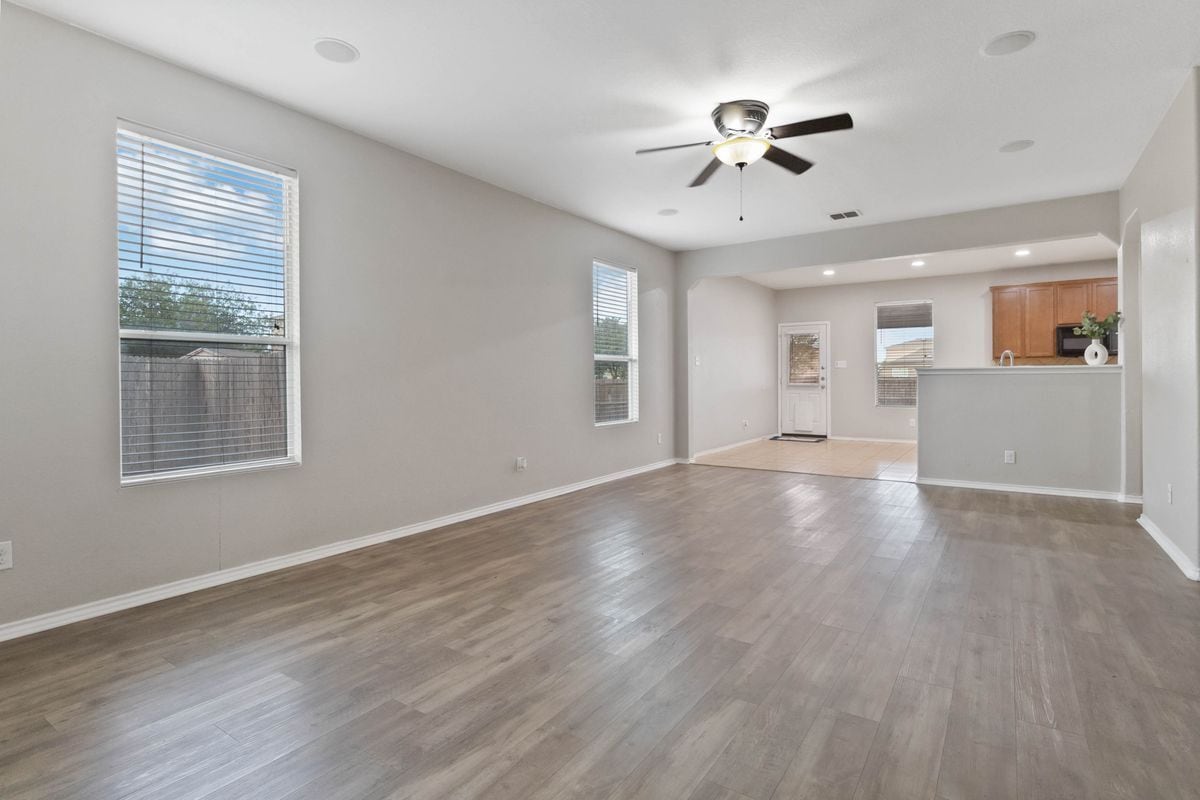 Building Photo - 3637 Double Diamond