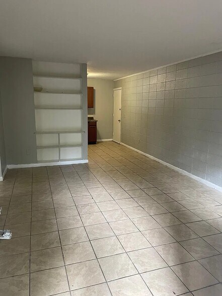 Building Photo - 2984 Myra Street