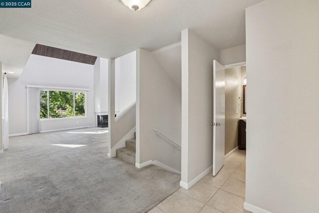 Building Photo - 1035 Alta Mesa Dr