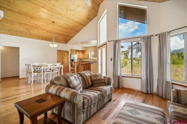 Building Photo - 3-Bedroom Home in Prime Location