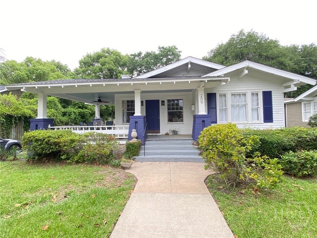 Primary Photo - 209 Kinzie Ave