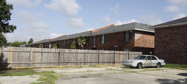 The Plaza Apartments - The Plaza