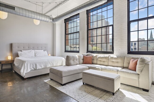 Building Photo - 500 Robert St N