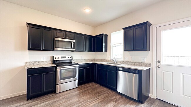 Building Photo - 2013 Spindletree Ln