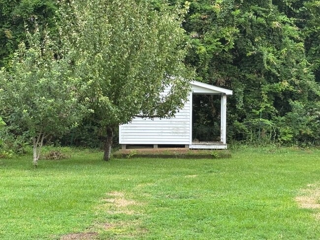 Building Photo - Updated 2 bedroom with Bonus room home in ...