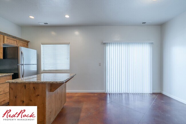Building Photo - 2075 S Sir Monte Dr