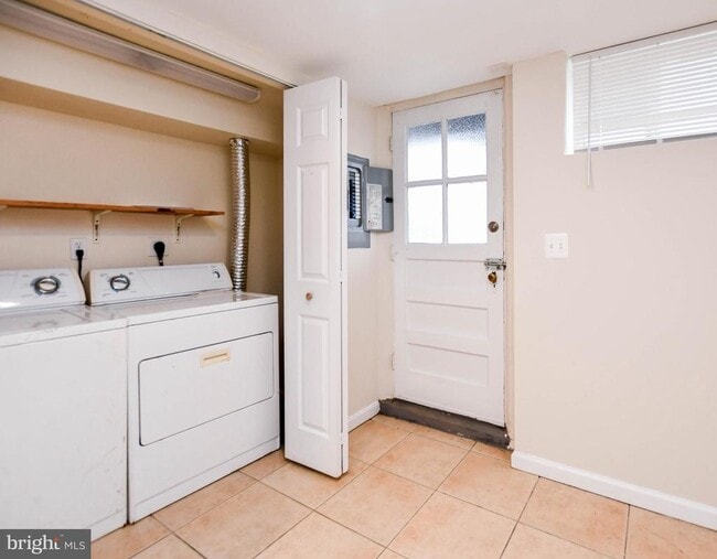 Building Photo - 4773 Elison Ave