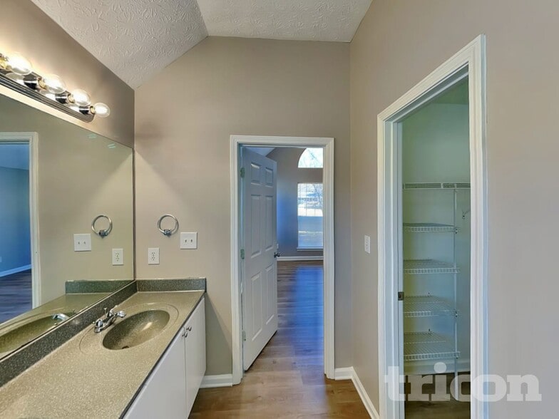 Building Photo - 55 Braelinn Creek Ct