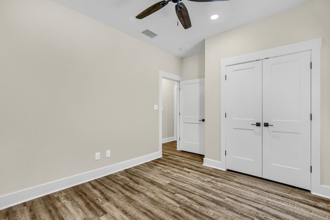 Building Photo - 412 Carneros Dr