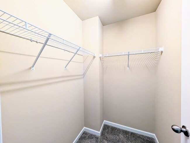 Building Photo - 4461 Middletown Dr