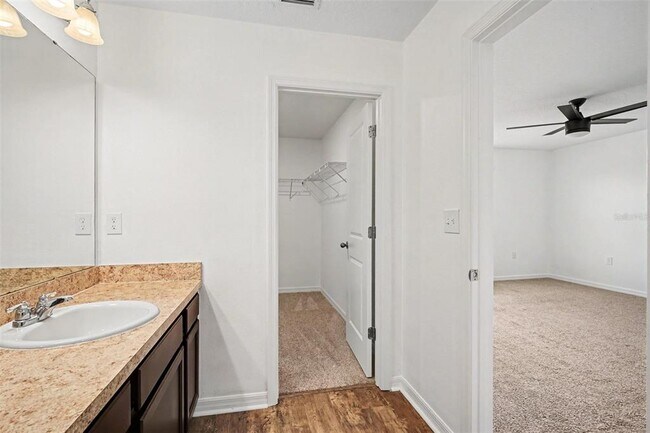 Building Photo - 868 Grandin St