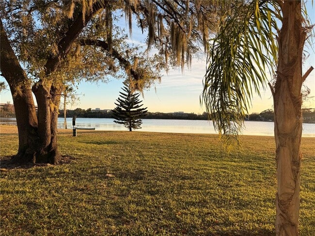 Building Photo - 934 N Lake Destiny Rd