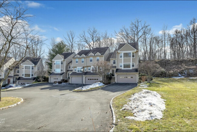Building Photo - 180 Governor Trumbull Way