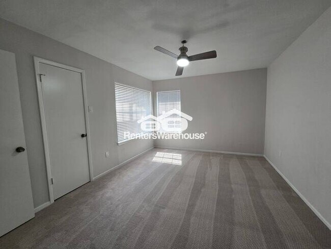 Building Photo - FOR RENT - MOVE IN READY - 2  BEDS 1.5 BAT...