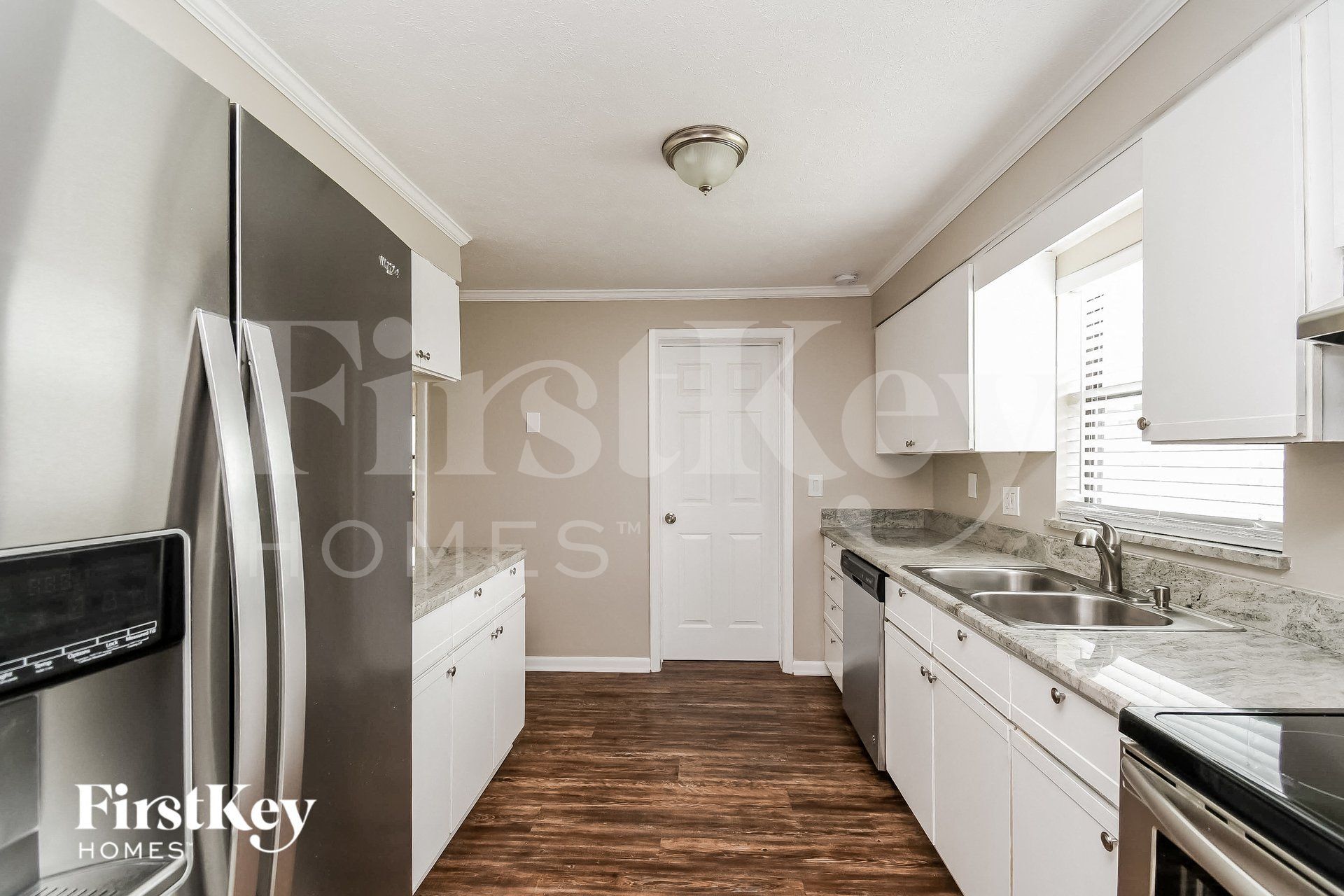 Building Photo - 3572 Fortuna Dr