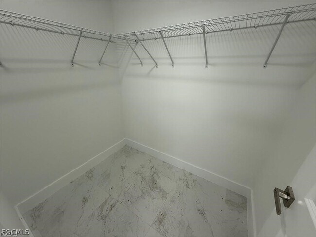 Building Photo - 1409 NW 21st Ct