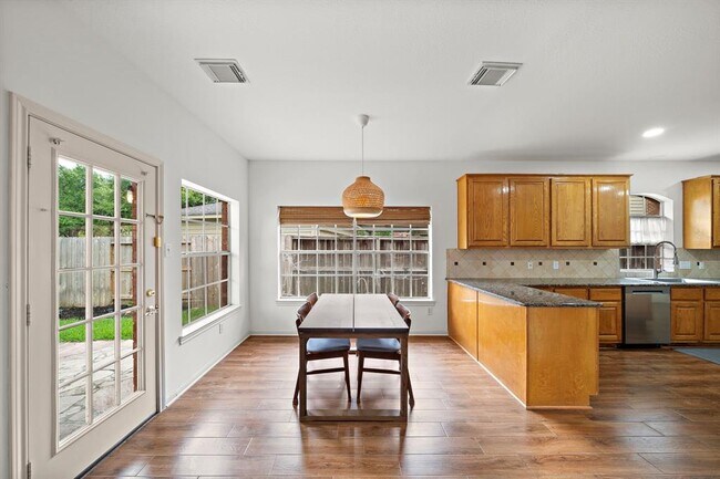 Building Photo - 7319 Emerald Glen Dr