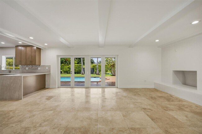 Building Photo - 13240 SW 70th Ave