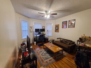 Building Photo - Updated 1 bed - Pet Friendly - Close to T and Whole Foods