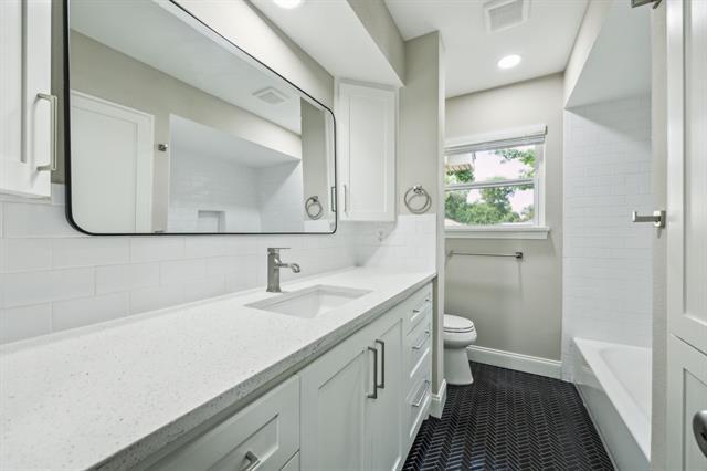 Building Photo - 810 Wildgrove Dr