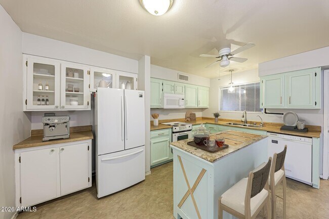 Building Photo - 18422 N 30th Ln