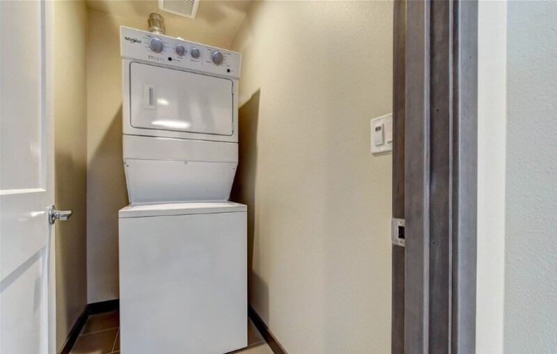 Building Photo - 14920 Manor Way