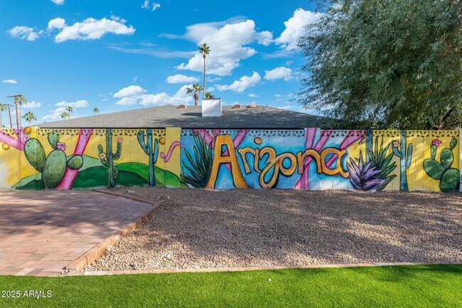 Building Photo - 1759 N Spring Cir