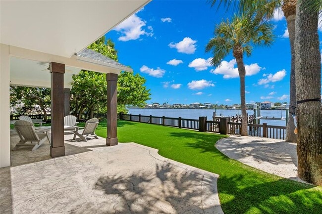 Building Photo - 819 Bay Esplanade