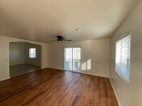 Building Photo - 762 W 21st St