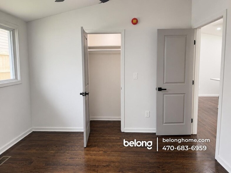 Building Photo - 1735 Alvarado Terrace SW
