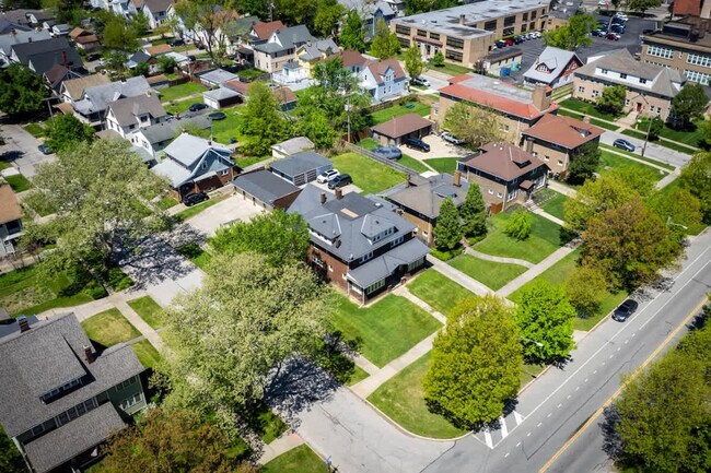 Building Photo - 3222 West Blvd