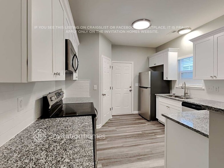 Building Photo - 3121 Rendezvous Dr