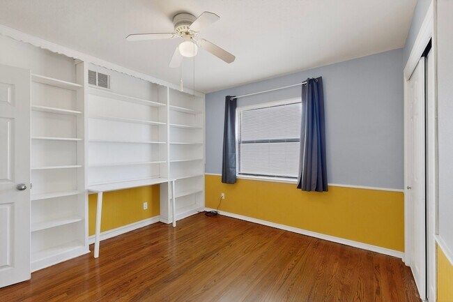 Building Photo - 2104 Hillburn Dr