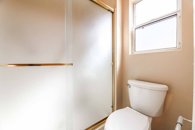 Building Photo - Sun City Summerlin - Golf Course Community...