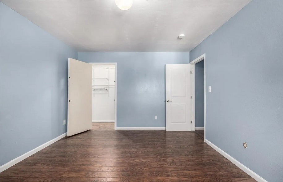 Master Bedroom - 8023 Wolff St