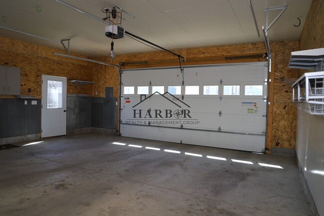 Building Photo - 3 Bedroom Single Family Home in SE Rochest...