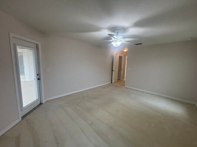 Building Photo - Move in ready 3/2 in 55+ community - near everything