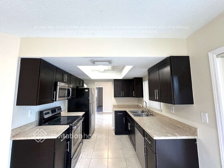 Building Photo - 4460 NW 43rd St