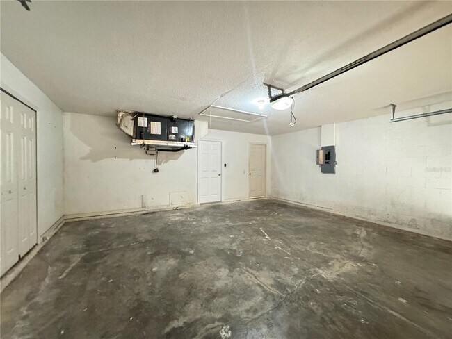 Building Photo - 725 Pelican Ct