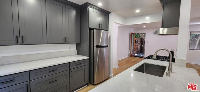 Building Photo - 1603 Oakwood Ave