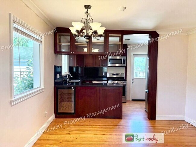 Building Photo - 2130 Montvale Pl W