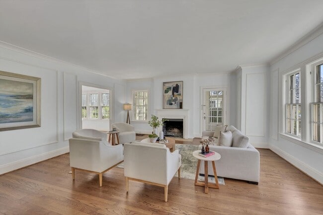 Building Photo - Luxury unfurnished 4BR/4.5BA Tudor in Belle Meade Links.