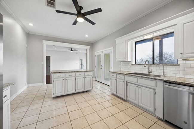 Building Photo - Stunning 4 bedroom 3.5 bath with office that sits on 1.5 acres in ALEDO ISD