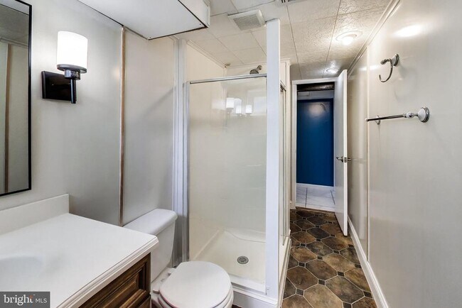 Building Photo - 7215 Normandy Ln