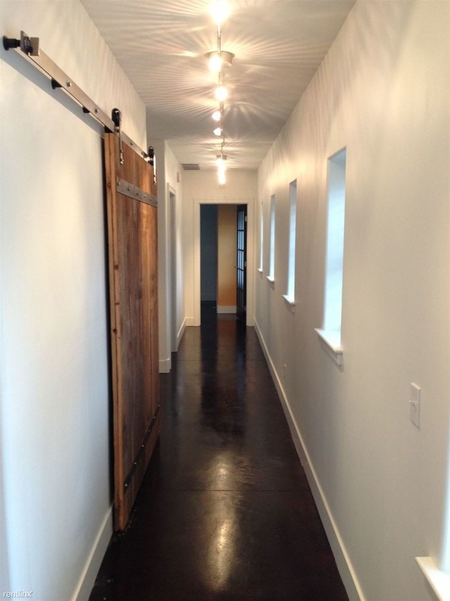 Building Photo - 2 br, 1 bath  - 120 Eastern Ave SE Apt 7